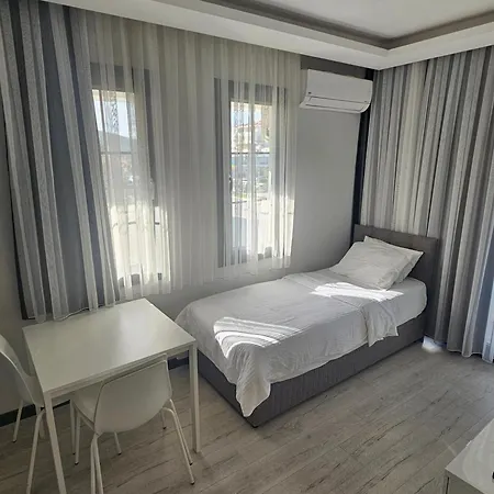 Cicek Apartmanhotel 3*