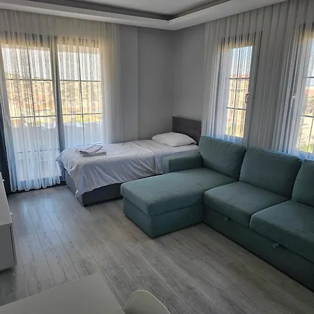 Cicek Apartmanhotel 3*