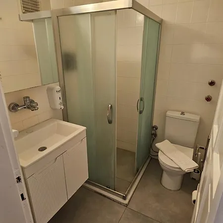 아파트호텔 Cicek 3*