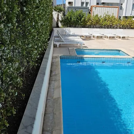 Cicek 아파트호텔 Çeşme