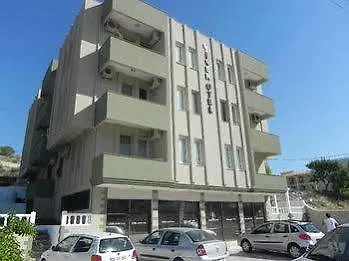 Ξενοδοχείο με διαμερίσματα Cicek Çeşme