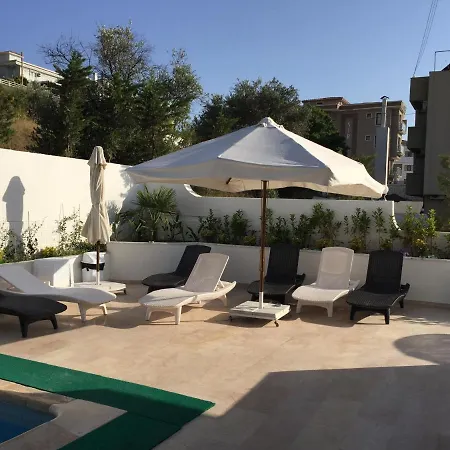 Apart Otel Cicek Çeşme