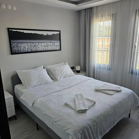 Cicek Aparthotel Çeşme