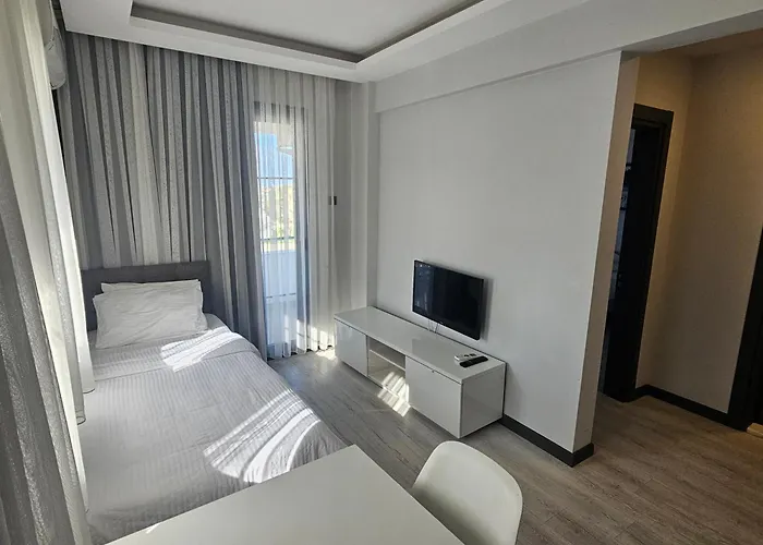 Aparthotel Cicek 3*