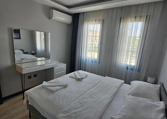 Cicek Aparthotel Çeşme
