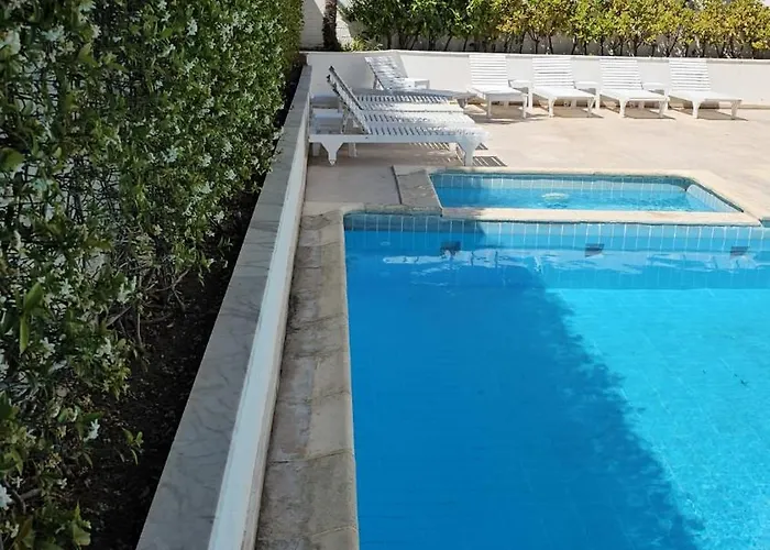 Cicek Aparthotel Çeşme